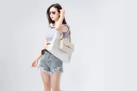 富婆爱上闺蜜的儿子，虽然经历一波三折，不过最终还是终成眷属图片