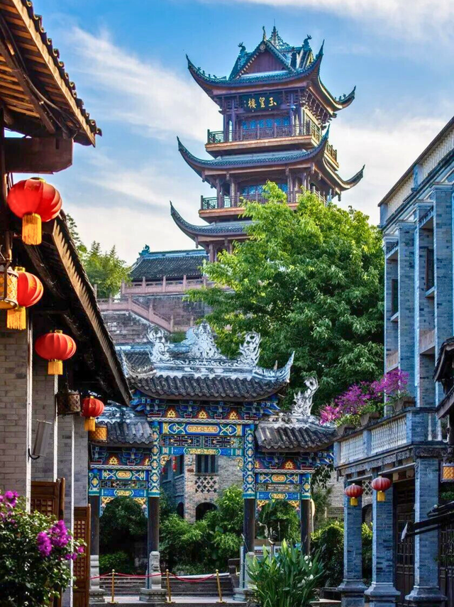 重庆私藏的千年古城，初冬银杏金黄绝美！