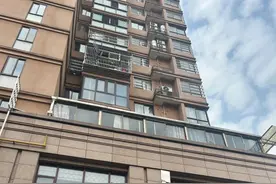 事发福建，​小男孩从6楼坠落，他徒手抱住！图片