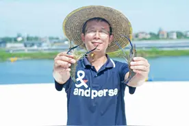 “红宝石”罗氏虾新鲜上市图片