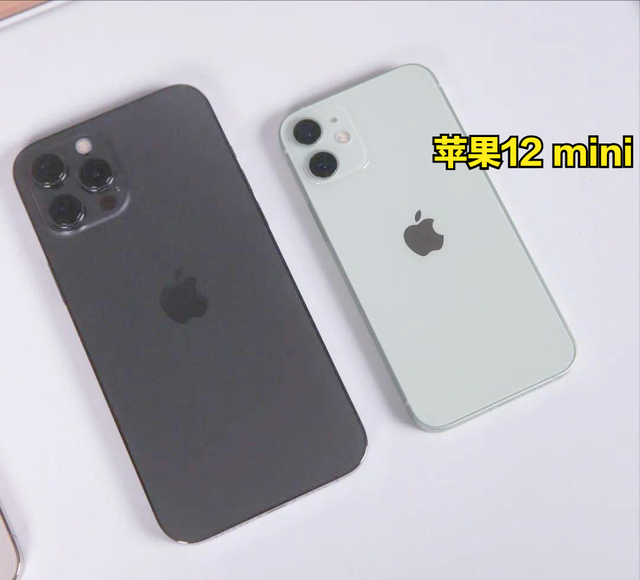 库克尴尬了，iPhone上的三次创新：小、大、薄，都要失败了