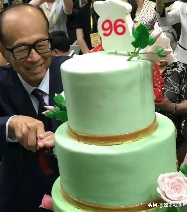 2909亿身家有何用？97岁的李嘉诚无力回天，两个60岁儿子已成心病