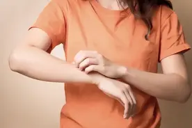 挠痒痒为何会越挠越痒？图片