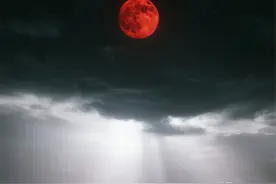 血红月亮竟是地球的滤镜？揭秘最佳观测时机，古人却说是战争征兆图片