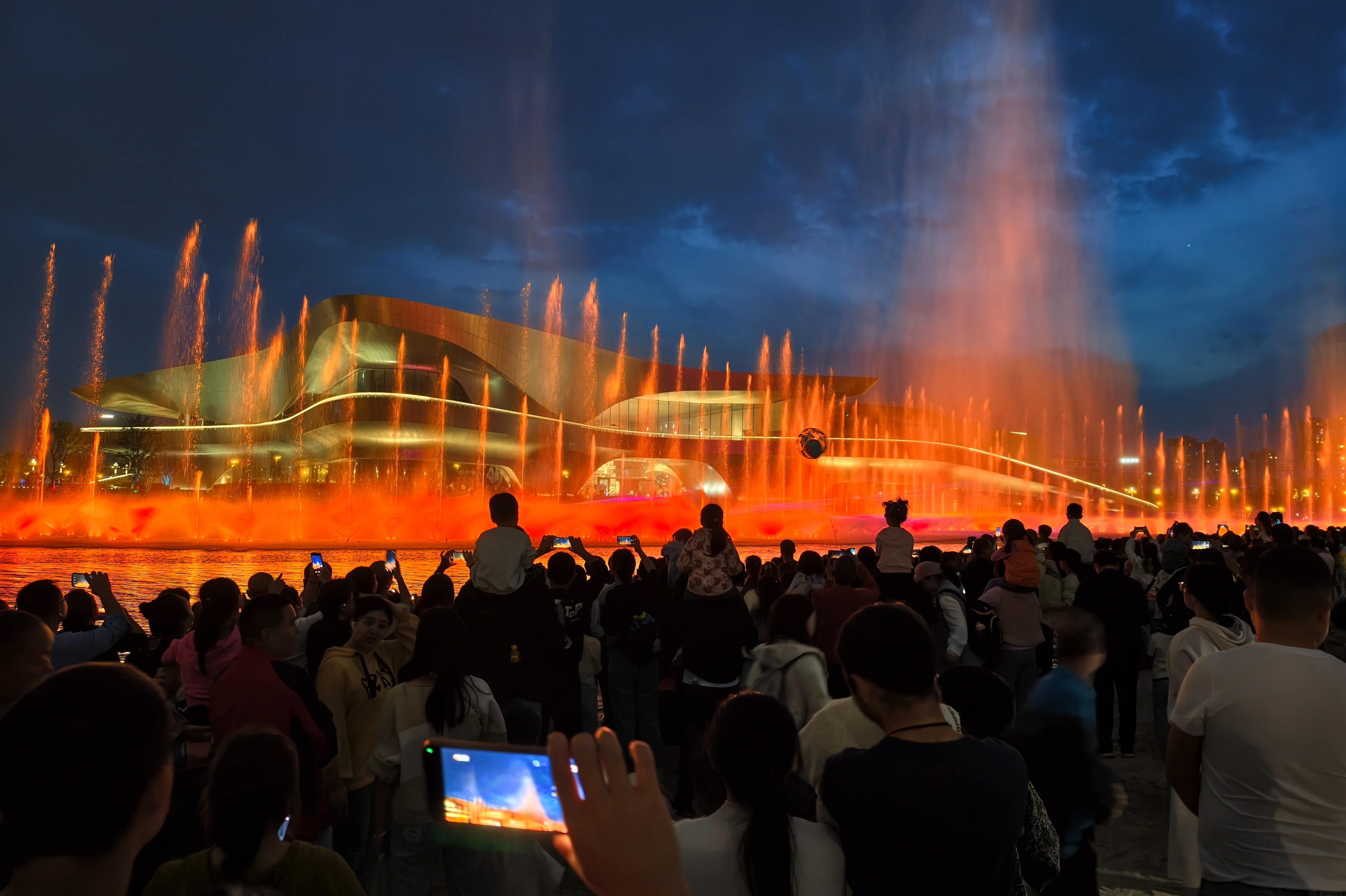 超10万人次围观!世界科幻公园无人机表演圆满落幕插图3 超10万人次围观!世界科幻公园无人机表演圆满落幕插图3