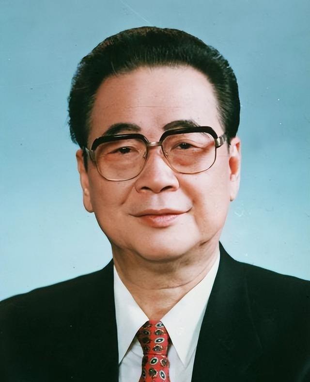 原国务院总理李鹏坦言：外界传闻我是周总理养子的说法，并不确切