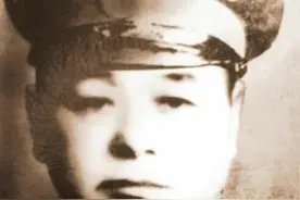 抗日名将娶了四十个老婆，八十三岁病逝，死后骨灰为何多年未下葬图片