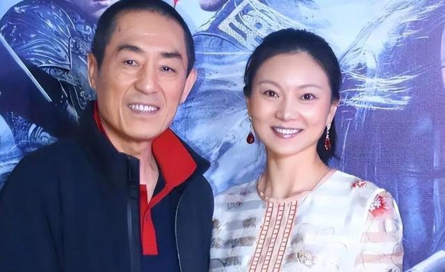 25年恩爱抵不过残酷现实，74岁张艺谋年老色衰，43岁陈婷开的正艳