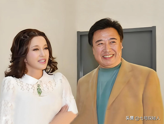 “红杏出墙”！这5位给老公戴帽子的女星，简直堪比现代版潘金莲