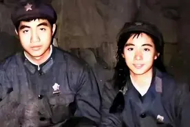 下图是林立果和林豆豆的合影！身为林彪的独子，原本被寄予厚望的图片