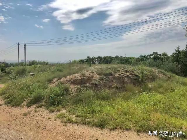 行走包头市昆都仑区战国赵北长城遗址公园