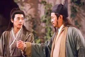 《笑傲江湖》：被岳不群教了十几年，为什么令狐冲武功还那么差？图片