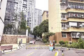 私设道闸拦了邻居路？岳阳一小区物业被投诉图片