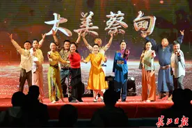 红房子、红心亭、百姓大舞台！看这个社区共同缔造家门口的“夕阳红”图片