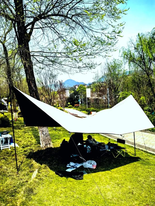 周末晒太阳！这几地有湖水+草坪+1h可达