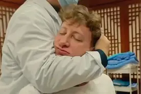 埃文凯尔杭州初体验！中医推拿，雷锋塔下吃饭，和听泉泛舟西湖图片