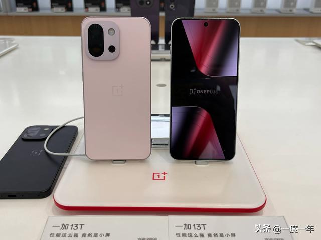 小直屏旗舰电池容量暴增，百瓦快充成2025年标配