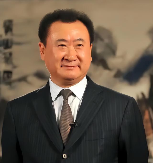 这下麻烦大了！短短3个月，许家印再迎5大噩耗，王健林的话应验了