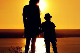 谁能想象和弟弟相差16岁的生活是什么样子的？图片