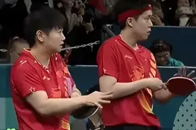 显眼包！莎头组合打卡下班被神秘之师吸引，神情同步，张本心碎了图片