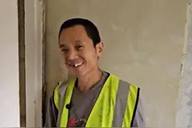 河北大叔英国当瓦工，每天8小时还双休，日赚1100，想家却回不去图片