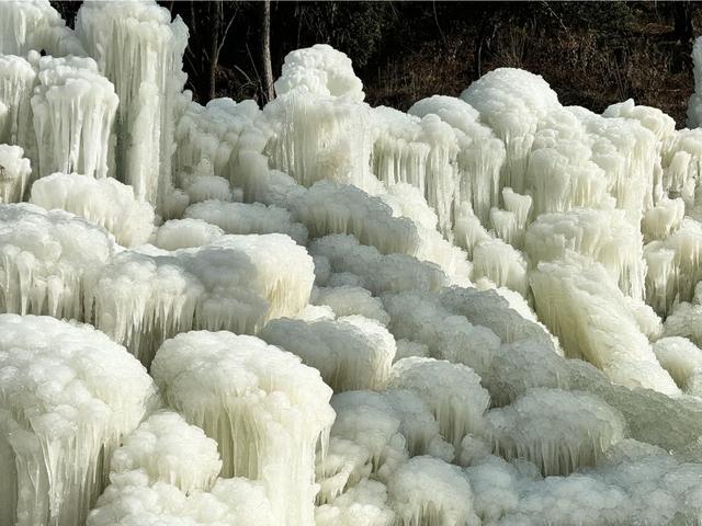冰雪为媒 文旅赋能 麦积区仙人崖景区第二季“冰雪寻梦”主题活动启幕