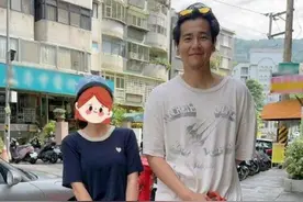 彭于晏真实现状素颜遛狗，得罪李冰冰之后的他，真的无戏可拍了吗图片