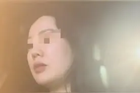 保时捷撞车后续：女司机拒不道歉，孩子被吓哭，交警出手了图片