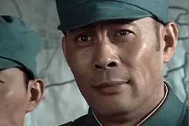 因剧组太穷，《亮剑》导演临时拉来4个演员，谁知个个演成了经典图片