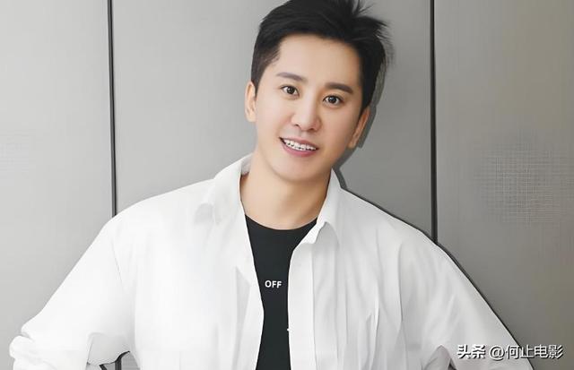 他8次上春晚，作死被捕入狱	，今54岁无人问津，老搭档也断了联系