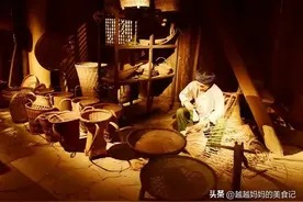 村里五保户养老金有9百多元，有儿女老人只有135，一对比差距太大图片