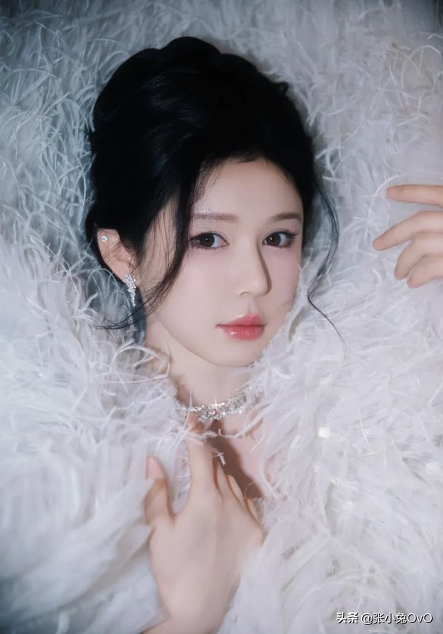 短剧演员签约经纪公司，有人顺风顺水 有人遭雪藏，顶流都选择单干