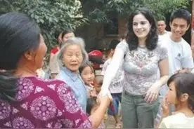 16年前，迎娶26岁美国“洋媳妇”的河南保安，如今过得怎么样了？图片