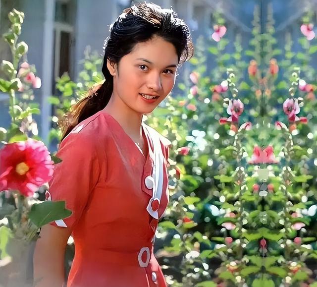 80年代家喻户晓的女演员，嫁给军委副主席儿子，离婚后混得如何？
