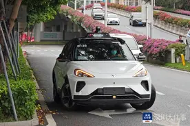 自动驾驶网约车、公交车、观光车落地，体验等车有的要两个钟图片