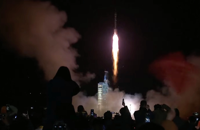 神舟二十一号出征！美媒狂飙式转发，这是中国实力，太空母港来了