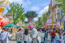 郑州银基“五一”接待游客53.9万人次图片