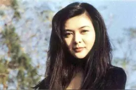 92年我开拖拉机，撞坏了村长家的牛，没想到因祸得福娶了他闺女图片