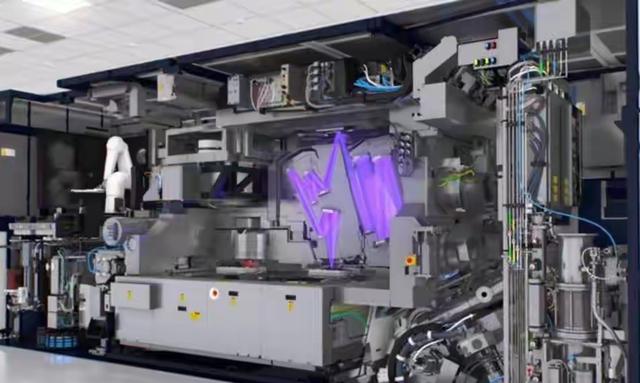 荷兰太无敌了，先断臂再自宫，真看不懂了