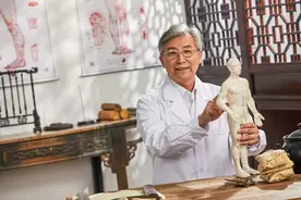 拍打这一处，每天只需3分钟，健脾祛湿，疏肝理气，还能缓解秋乏！图片