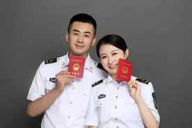 “浪花白”双军异地恋是什么感觉？让他们来告诉你图片