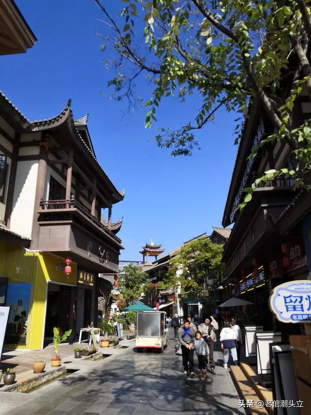 冬天的早上 晒着太阳从大观楼徒步到西山茶马花街 是什么样的感受？