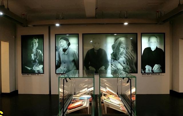 “慰安椅”根本不是椅子，是把十七岁姑娘活生生碾碎的吃人机器