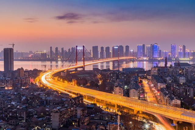 中国下一个“小香港”，不是成都、上海，这座城市才是黑马！