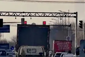 现场有上万人围观：沈飞六代机低空返航，隐身性比预期更强图片