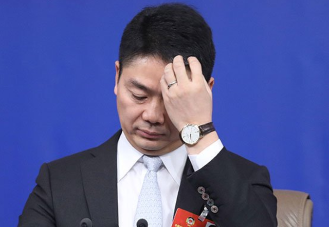 刘强东上千亿身家背后，儿子却是他一生的痛，感谢章泽天视如己出