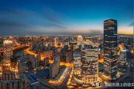 二元思辨作文 主题与例文：躬身入局，挺膺负责图片