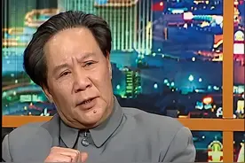 1989年古月受邀参加国宴，解放军上将打了个招呼，吓得他连忙站起图片