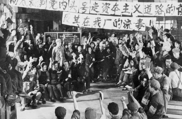 他37岁担任甘肃省委书记，40岁被开除党籍，44岁被撤销一切职务