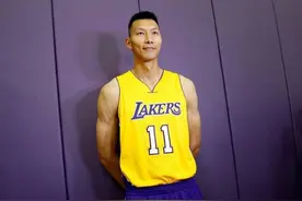 易建联：娶巴西足球宝贝荆灵，婚后连生2胎，如今妻儿定居在美国图片